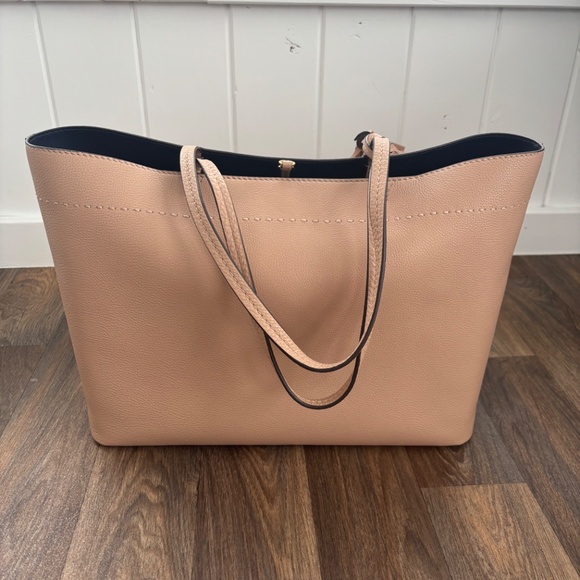 Tory Burch Tote with organizer - Picture 3 of 8